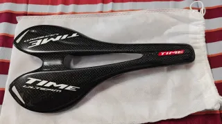 Sella in carbonio per bici da corsa
