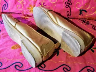 ZAPATOS Y SANDALIAS :1 PAR POR 2€