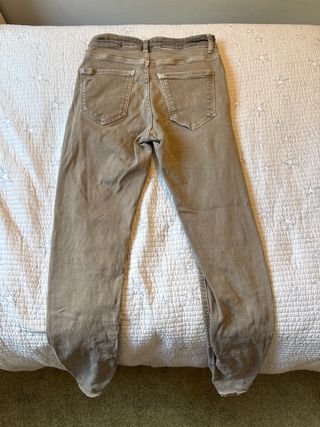 Pantalones Beige tejanos del zara
