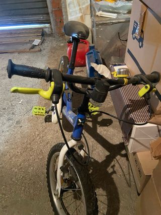 Bicicleta infantil azul BTWIN