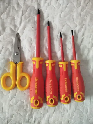 Juego Destornilladores y Tijera Electricista