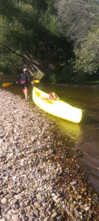 Kayak grande amarillo
