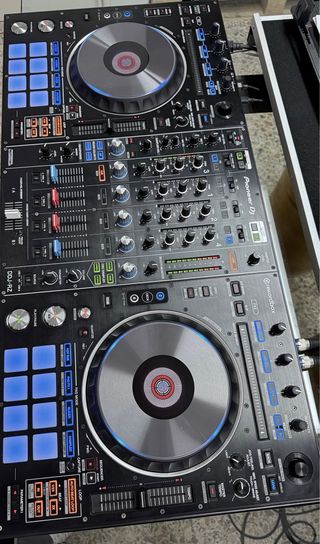 Controladora DJ Pioneer DDJ-RZ Negra
