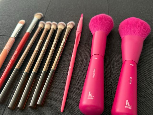 Lote Maquillaje: Bases, Paleta y Brochas