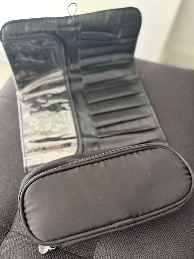 Lote Maquillaje: Bases, Paleta y Brochas