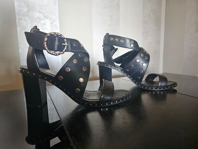 Sandalias IKKS piel tacón 8cm tachuelas