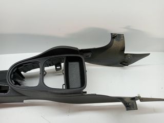 APOYABRAZOS CENTRAL SEAT LEON (5F1)