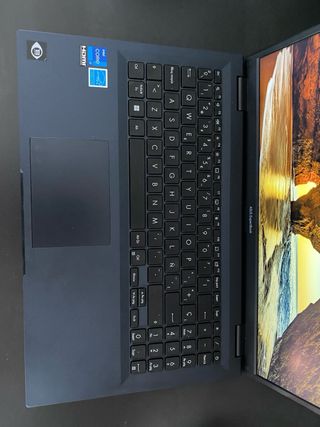 ASUS ExpertBook PC