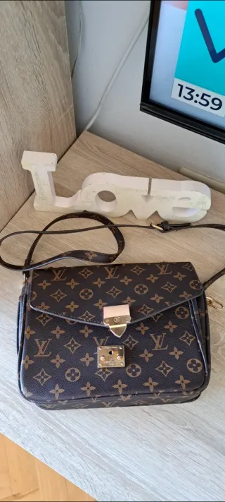 Bolso Prada Negro Nylon.louis vuitton.YSL