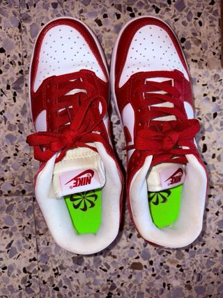 Nike Dunk Low Rojas y Blancas