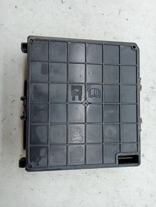 CAJA RELES / FUSIBLES FORD FOCUS (3)