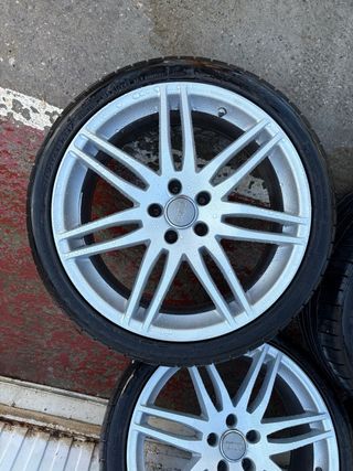 Llantas Audi RS4 19” con neumáticos