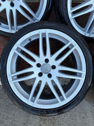 Llantas Audi RS4 19” con neumáticos