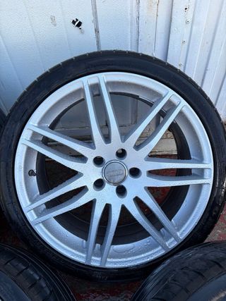 Llantas Audi RS4 19” con neumáticos