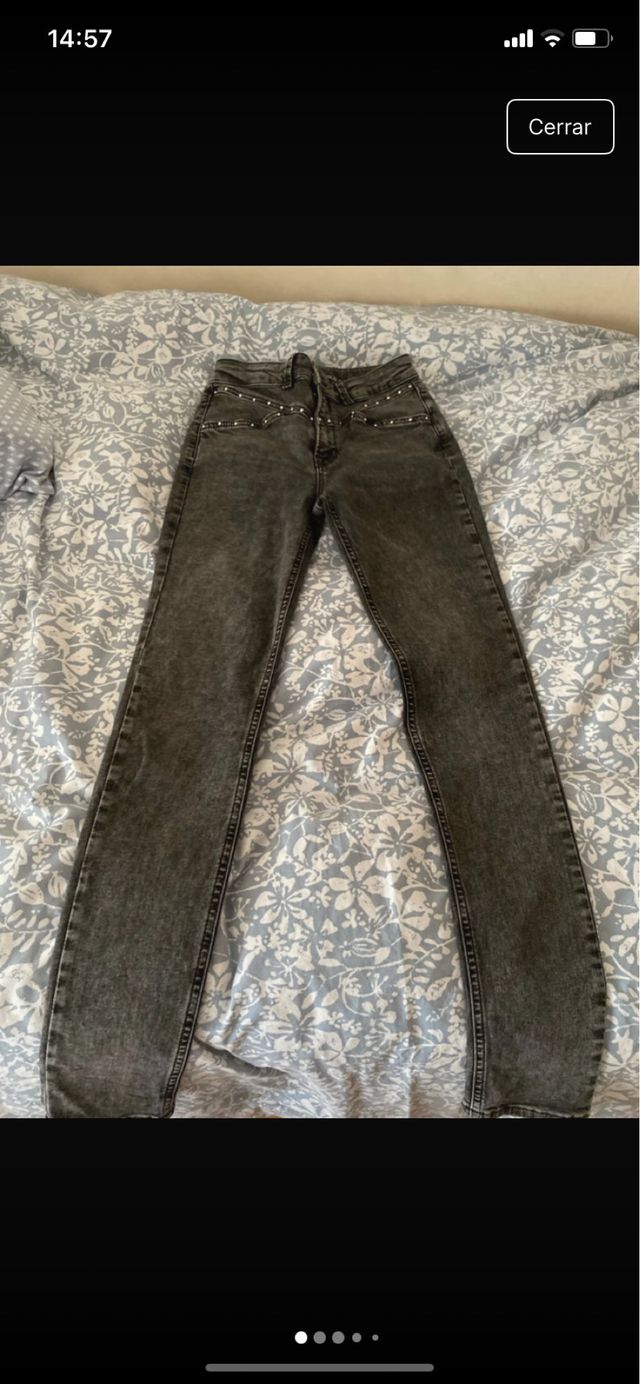 Pantalones Pepe Jeans grises con tachuelas