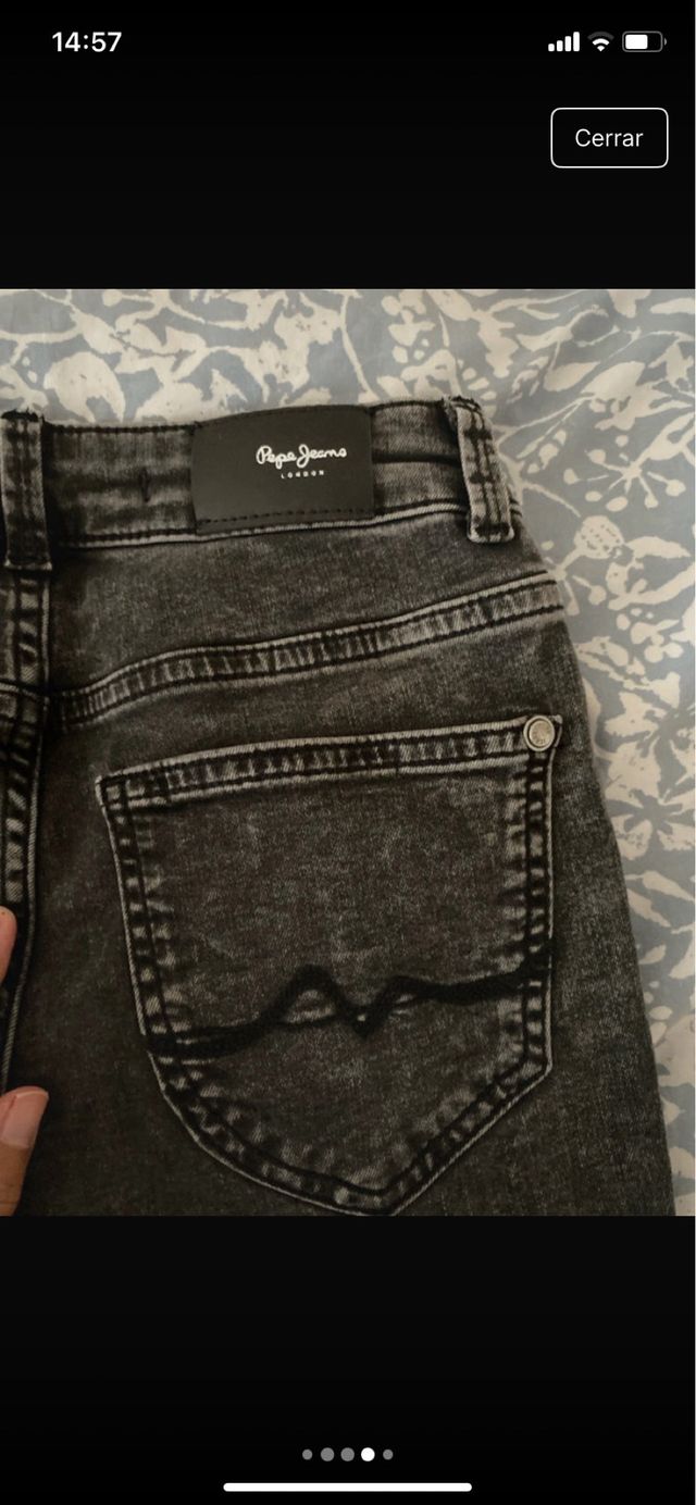 Pantalones Pepe Jeans grises con tachuelas