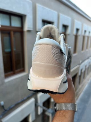 OFERTA Nike Motiva GORE-TEX Talla 41