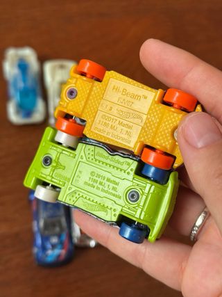 Lote 19 coches Hot Wheels + garaje Motormax