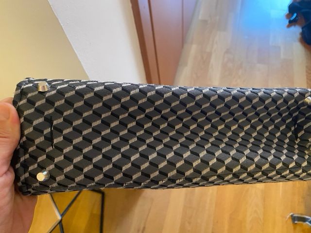 Bolso personalizado bordado N.V.