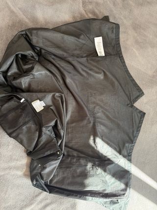 Raro impermeable Asics Tiger contra viento/lluvia