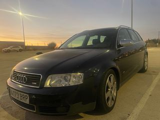 Audi A4 Avant 3.0 V6 quattro 