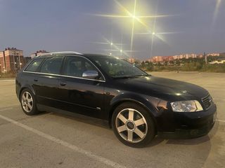 Audi A4 Avant 3.0 V6 quattro 