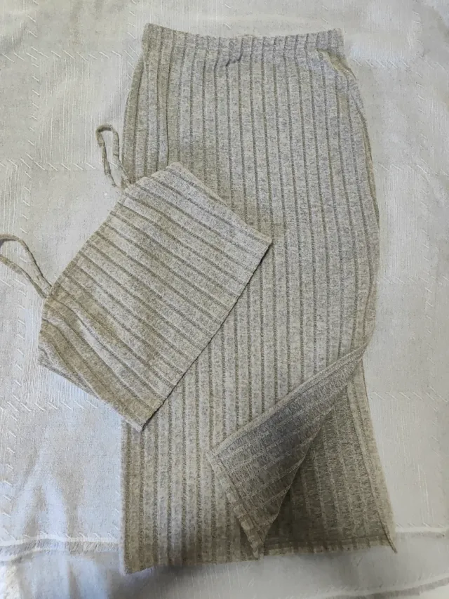 Conjunto falda y top canalé gris