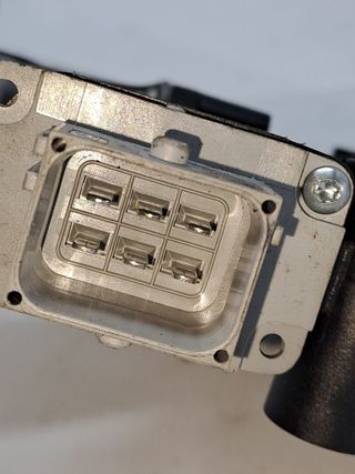 MOTOR ELEVALUNAS DELANTERO DERECHO OPEL CORSA E