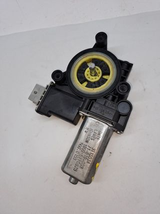 MOTOR ELEVALUNAS DELANTERO DERECHO OPEL CORSA E