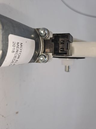 MOTOR ELEVALUNAS DELANTERO DERECHO MERCEDES-BENZ CLASE A BER