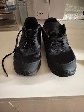 Zapatillas deportivas Nike Negras
USADAS 