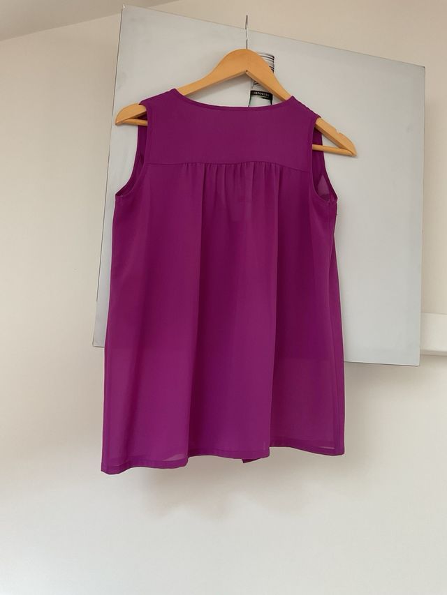 Blusa morada sin mangas Bimani