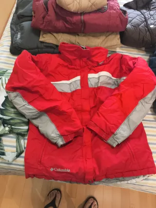 Plumas Columbia Rojo y Gris