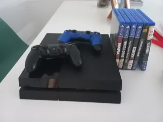 PS4 + 2 Mandos + 6 Juegos