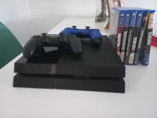 PS4 + 2 Mandos + 6 Juegos