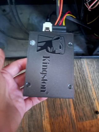 Ordenador de sobremesa negro