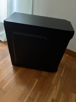 Ordenador de sobremesa negro