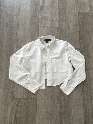 Camisa blanca corta Primark