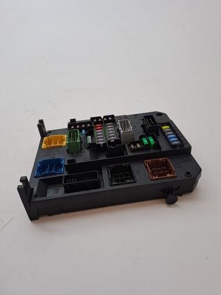 CAJA RELES / FUSIBLES CITROEN C4 PICASSO (2)