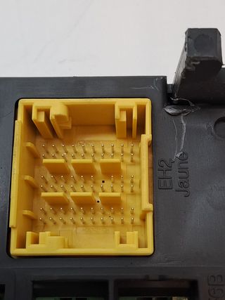 CAJA RELES / FUSIBLES CITROEN C4 PICASSO (2)
