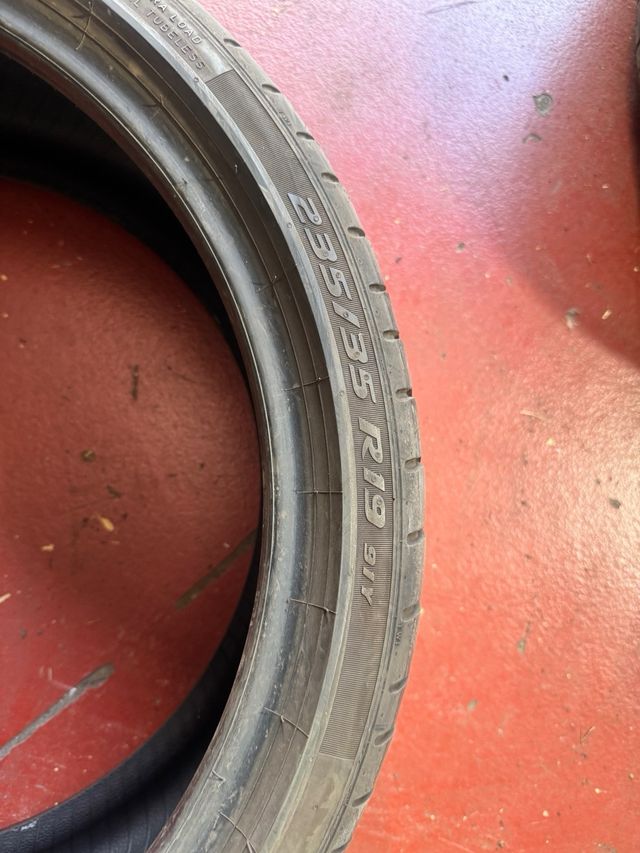 Neumáticos 235-35 R19 91Y