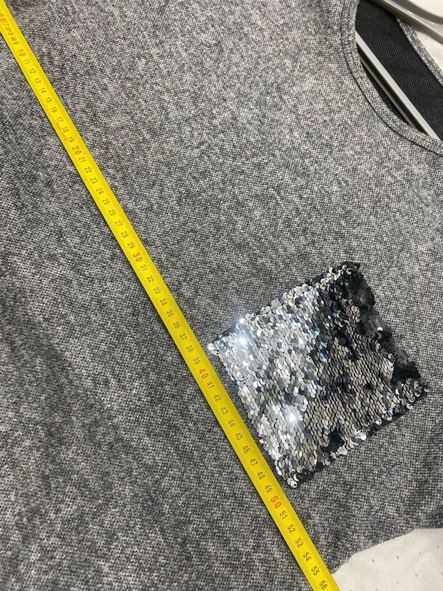 Vestido gris con lentejuelas