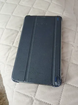 Samsung Galaxy Tab 4 8Gb + Funda Azul Marino.