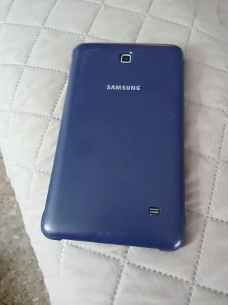 Samsung Galaxy Tab 4 8Gb + Funda Azul Marino.