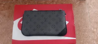 Louis Vuitton Monogram Pochette Negro Marrón