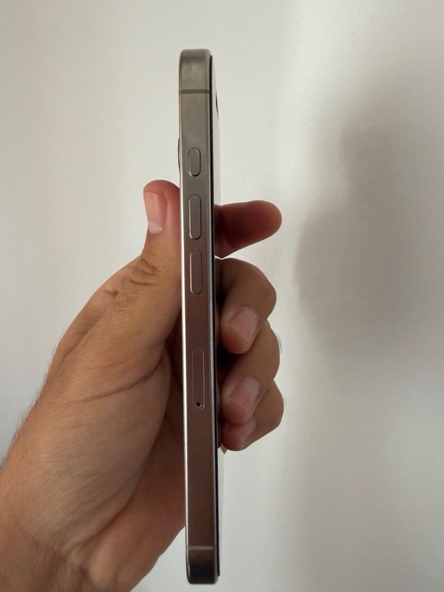 iPhone 16 Pro 128 GB Gris