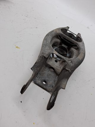 BRAZO SUSPENSION INFERIOR TRASERO IZQUIERDO BMW SERIE 1 COUP (2)