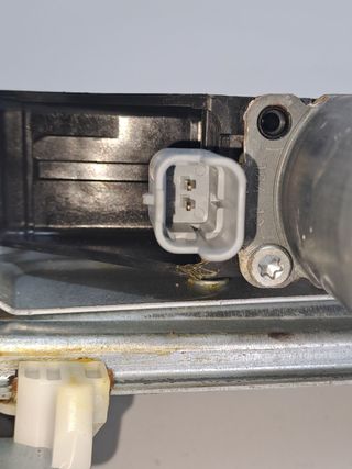 ELEVALUNAS DELANTERO DERECHO PEUGEOT 208 (5)