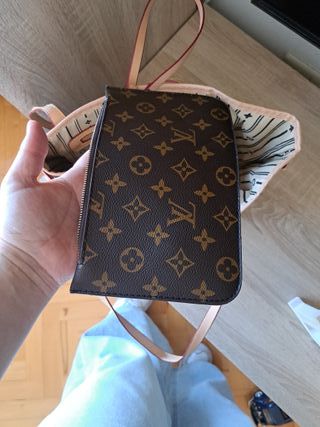 Bolso Louis Vuitton y cartera a juego