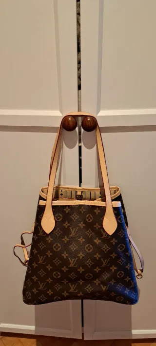 Bolso Louis Vuitton y cartera a juego